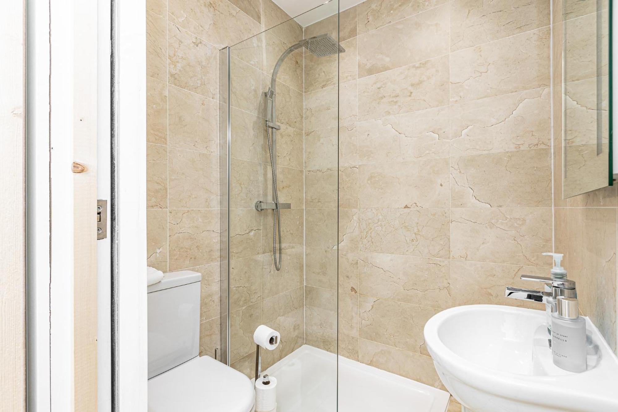 Modern 4 Bdr 3 Bth Apt Minutes From Edgware Road 伦敦 外观 照片