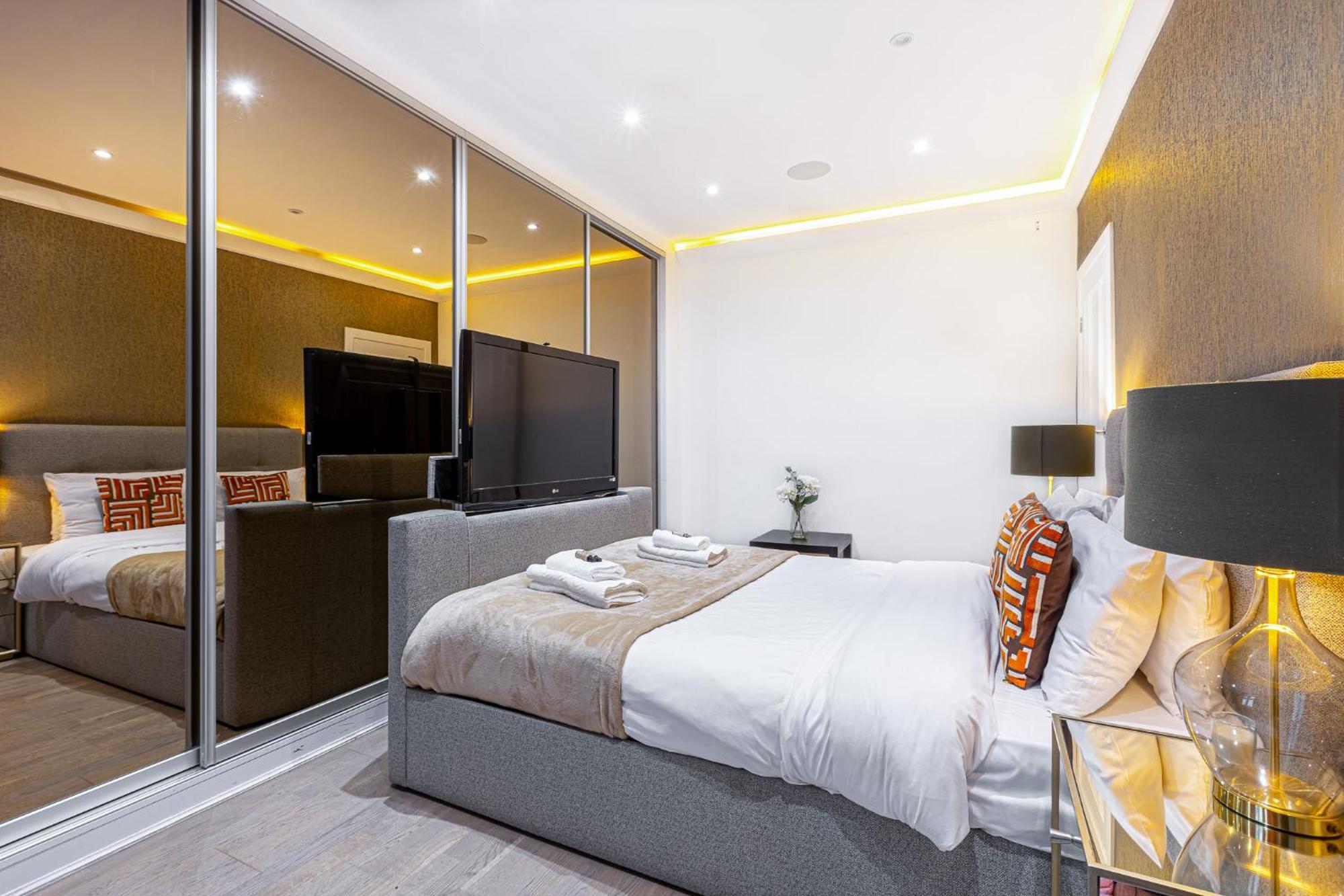 Modern 4 Bdr 3 Bth Apt Minutes From Edgware Road 伦敦 外观 照片